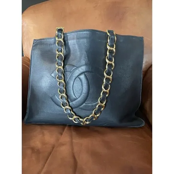 CHANEL 1994 VINTAGE BLACK 24K GOLD CHUNKY CHAIN CLASSIC CC LEATHER TOTE BAG - Picture 2 of 16